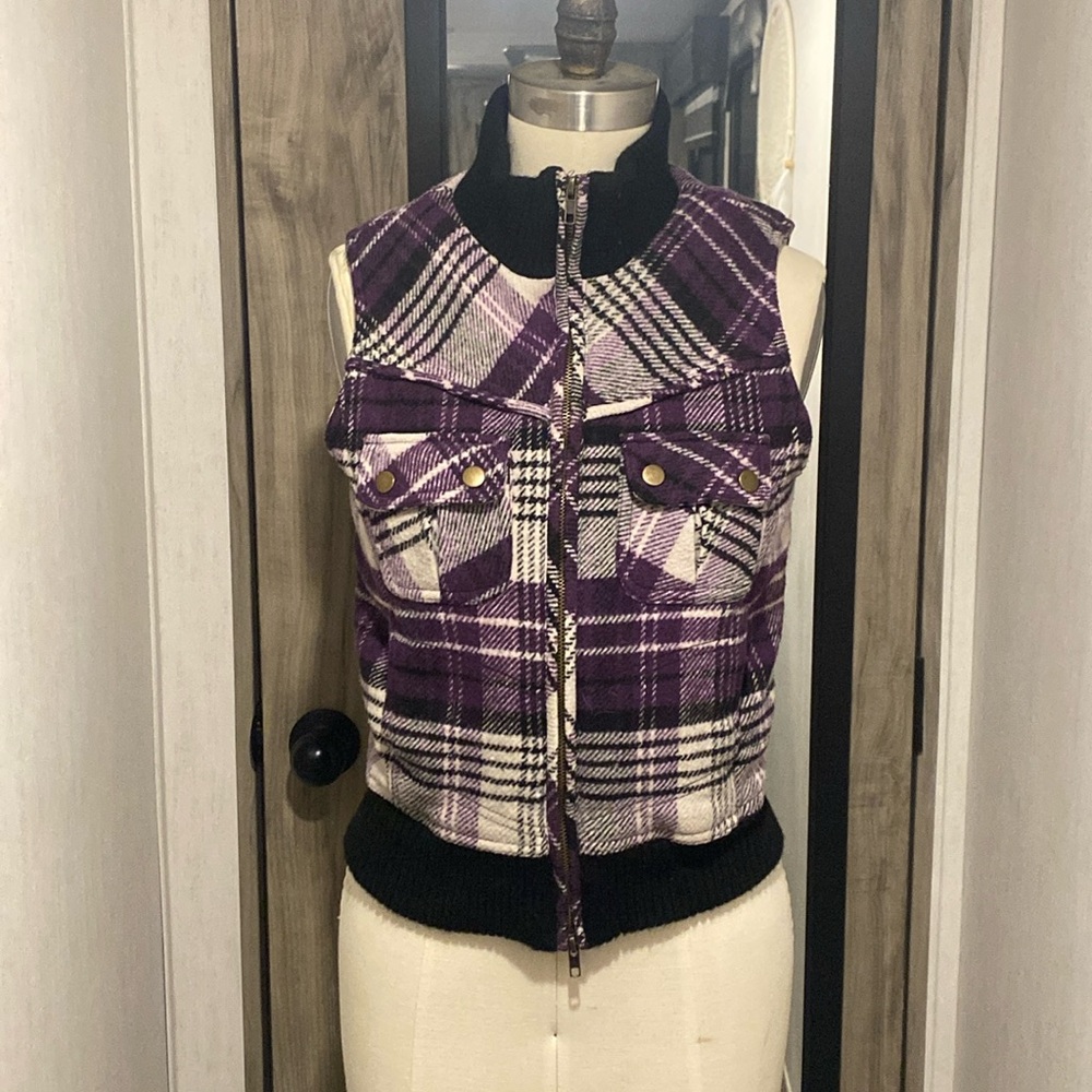 Wool polyester vest
